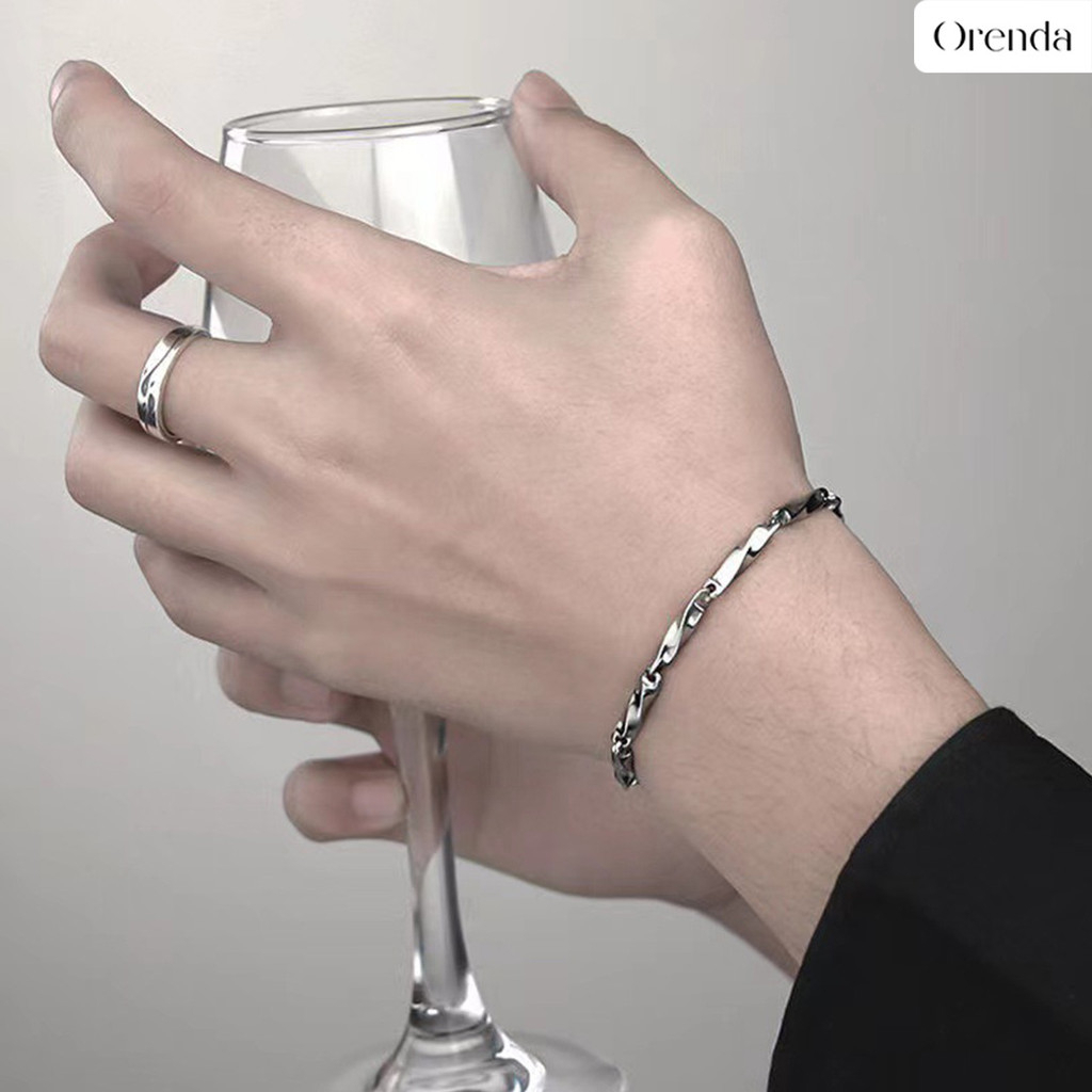 Phong cách tối giản tinh tế nam giới hiện đại minimalist cặp đôi